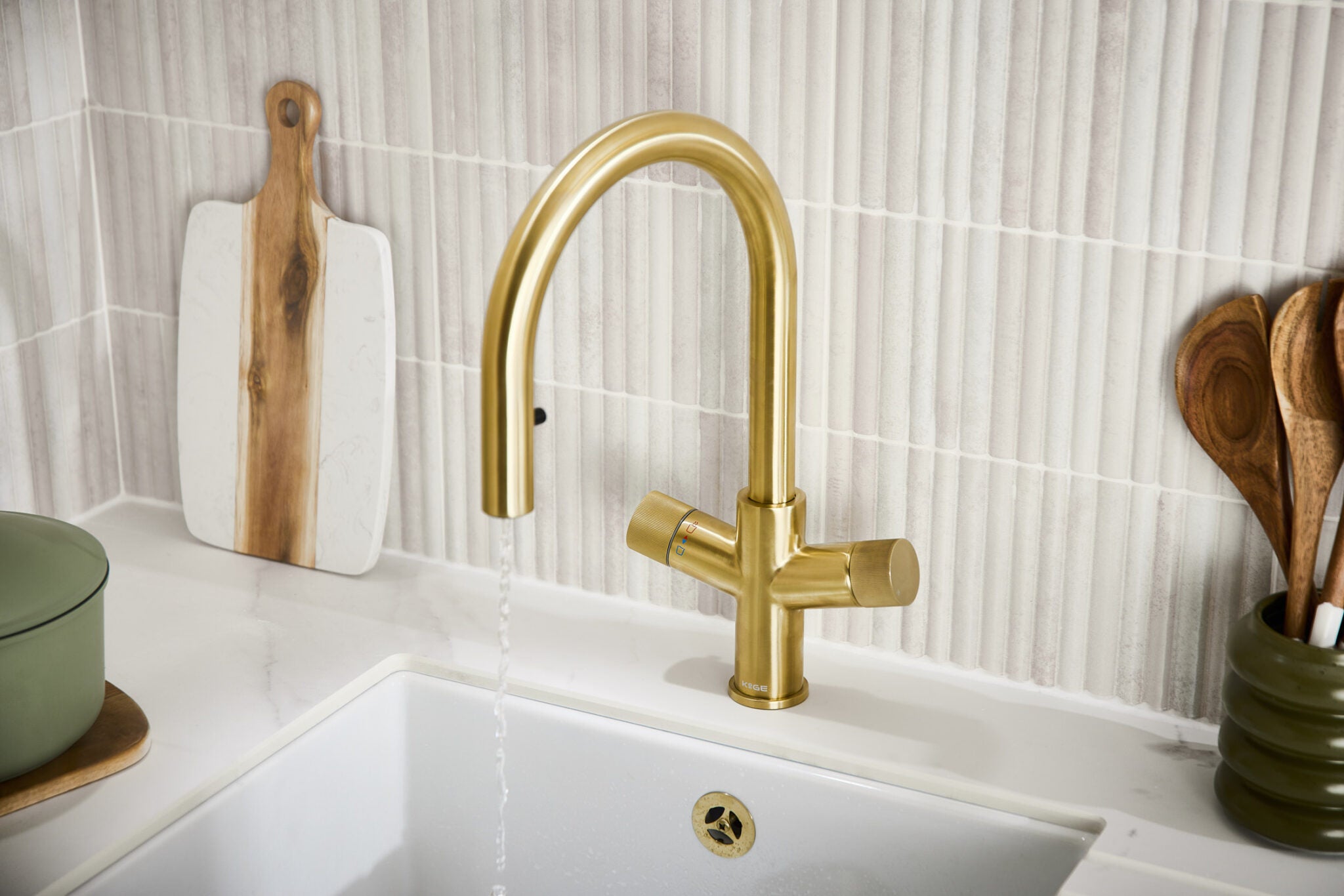 KOGE 4 in 1 SWAN PULL OUT SPOUT BRUSHED BRASS PACK